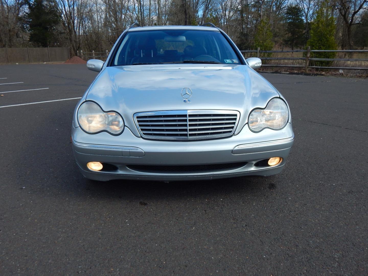 2004 Silver /Black Mercedes-Benz C-Class Wagon (WDBRH84J94F) with an 3.2 Liter engine, Automatic transmission, located at 6528 Lower York Road, New Hope, PA, 18938, (215) 862-9555, 40.358707, -74.977882 - 2004 Mercedes-Benz C-320 4 Matic wagon..3,2 Liter V6 engine, automatic transmission, tilt wheel, cruise control, dual heated power seats in black leather, power windows, mirrors, central locking system, woodgrain, AM/FM/CD Bose sound with 6 disc CD changer, power moonroof, 16" factory alloy wheels, - Photo#6